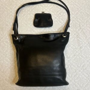 Coach VTG Slim Bucket Shoulder Bag Black Leather  USA W/ coin purse D8C-4242
